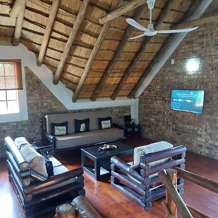 Giraffe Plains Villa Marloth Park Eksteriør billede